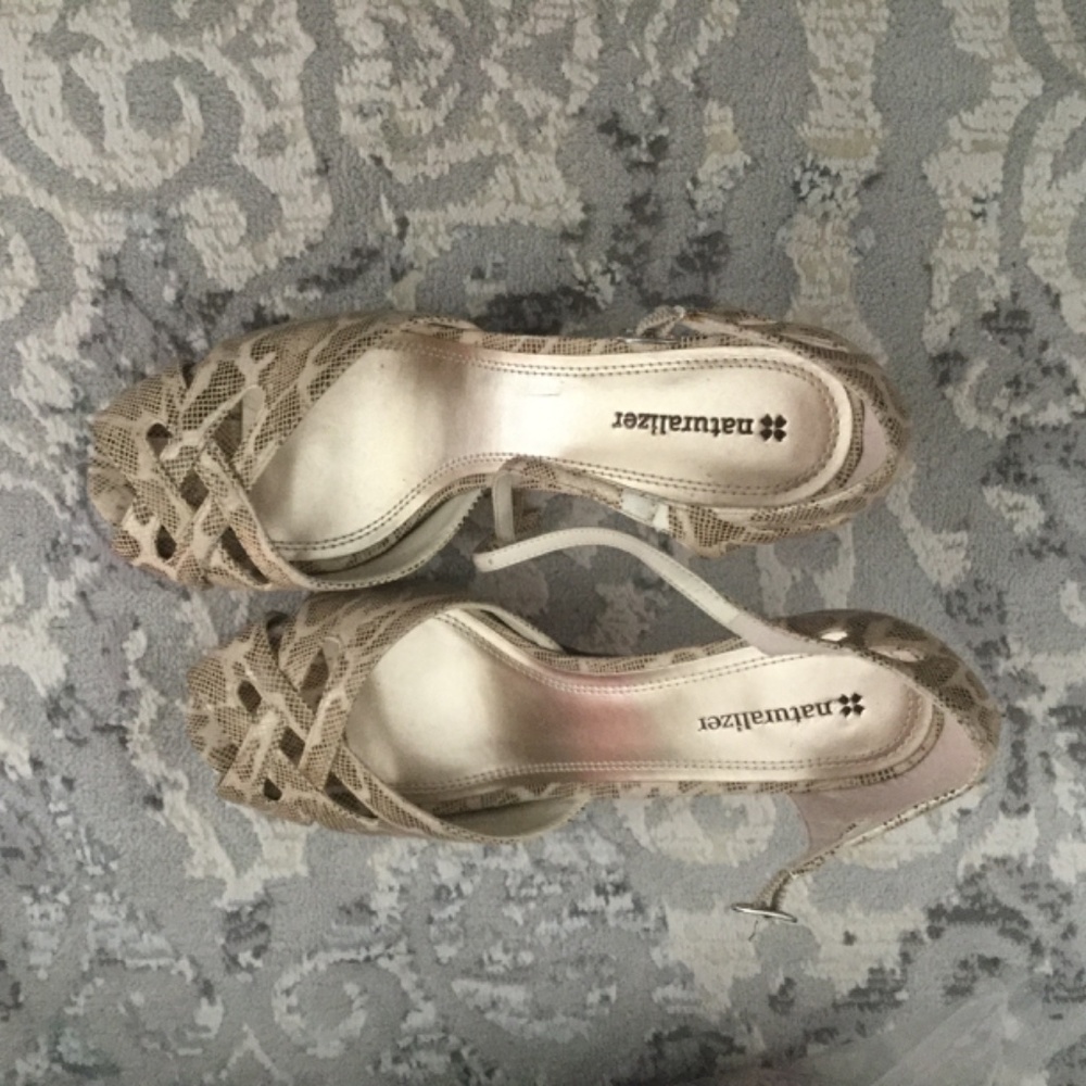 Naturalizer Snake Print Heels!! - Picture 2 of 7